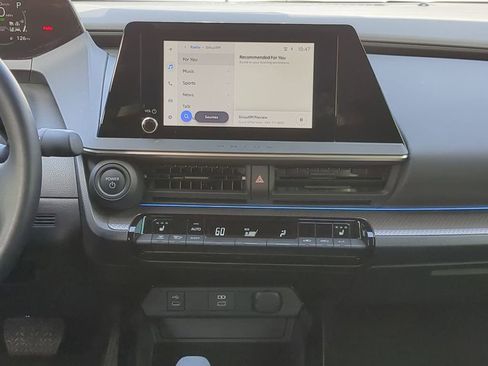 Used 2024 Toyota Prius XLE image 17