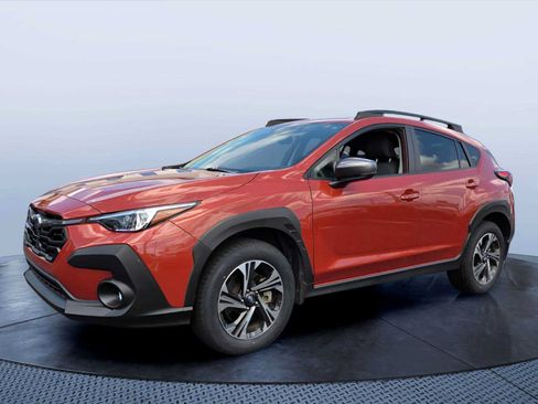 Used 2024 Subaru Crosstrek 2.0i Premium AWD/4WD image 2