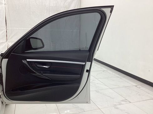 Used 2016 BMW 328i Sedan w/ Driver Assistance Package image 19