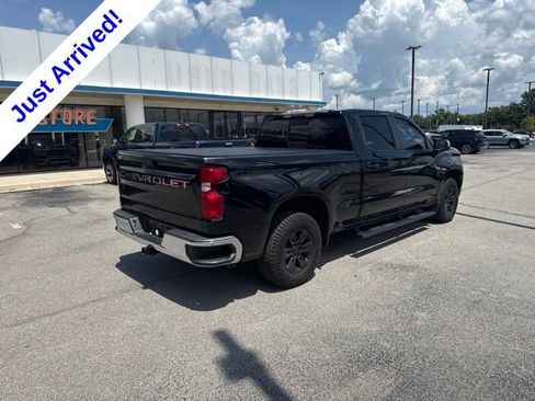 Used 2023 Chevrolet Silverado 1500 LT w/ Convenience Package II AWD/4WD image 3