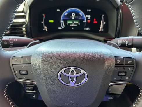 Used 2026 Toyota Camry SE FWD image 27