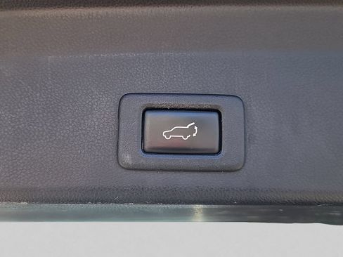 Used 2019 Subaru Ascent Touring AWD/4WD image 24