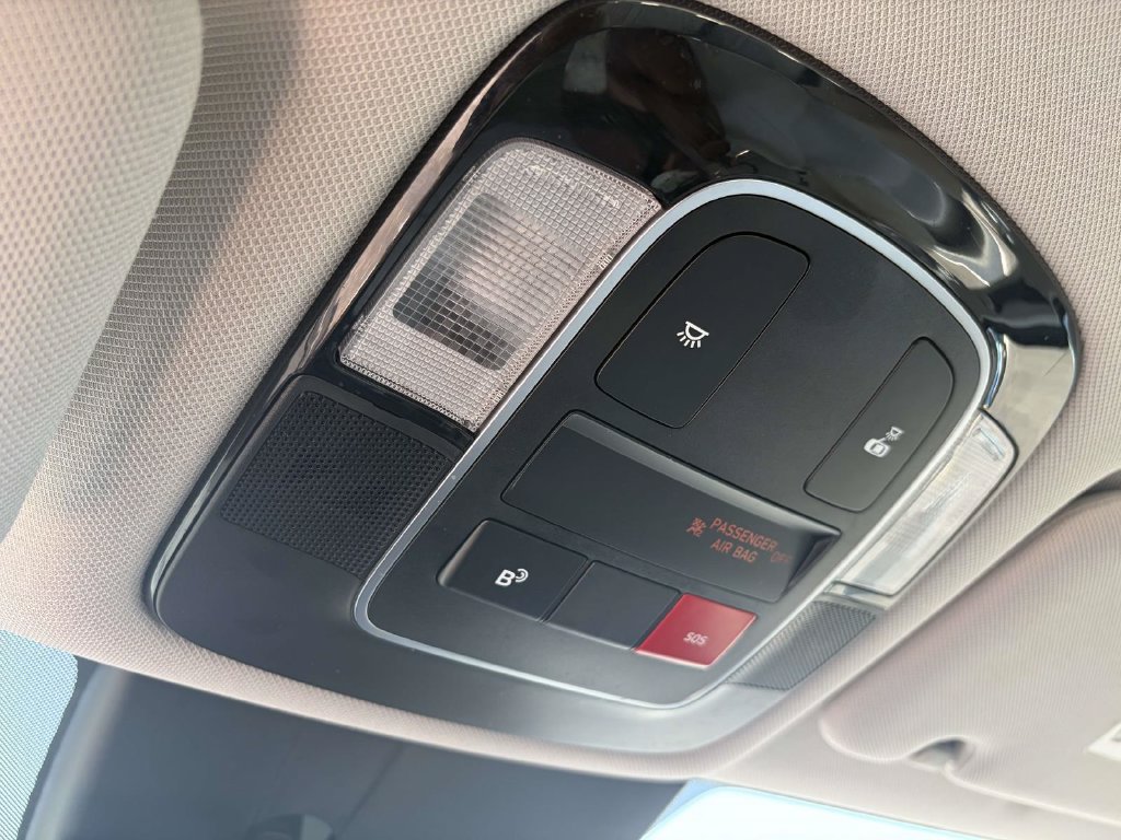 Used 2025 Hyundai Sonata SEL FWD image 23