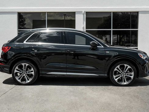 Used 2019 Audi Q3 2.0T Premium Plus w/ Premium Plus Package AWD/4WD image 8