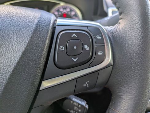 Used 2015 Toyota Camry XLE image 25