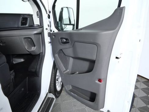 Certified 2025 Ford Transit 250 Low Roof w/ Exterior Upgrade Package RWD image 9
