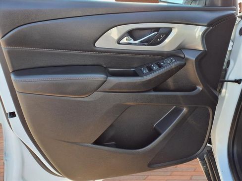 Used 2021 Chevrolet Traverse LS image 20