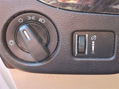 Used 2013 Dodge Grand Caravan SE image 23