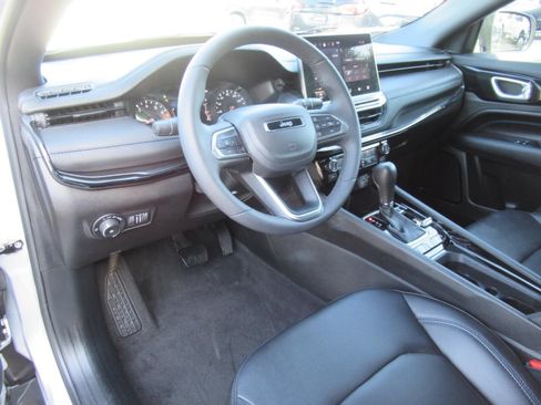 Certified 2026 Jeep Compass Limited AWD/4WD image 17