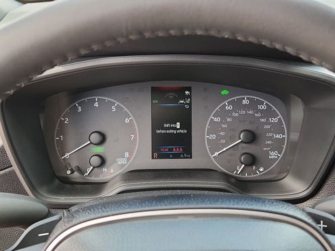 Used 2025 Toyota Corolla Cross AWD Hybrid w/ Moonroof Package image 16