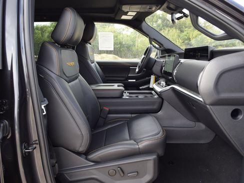 New 2025 Ford Expedition Tremor image 25