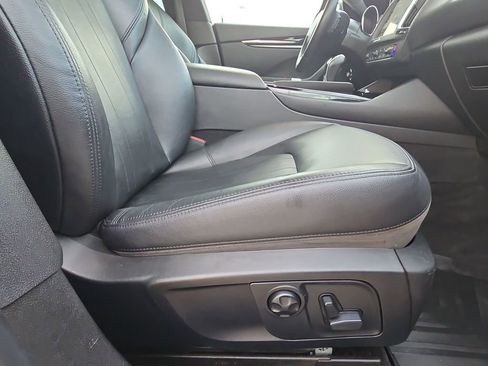 Used 2018 Maserati Levante Base image 33