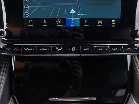 Used 2024 Jeep Wagoneer Series II AWD/4WD image 21