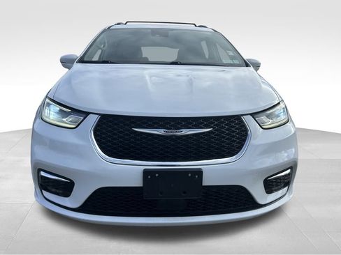 Used 2021 Chrysler Pacifica Touring-L image 24