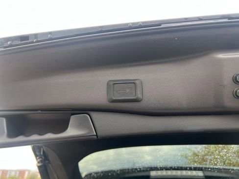 Used 2025 Toyota RAV4 XLE image 22