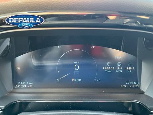 Used 2023 Lincoln Corsair AWD image 2
