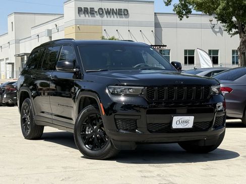 Used 2025 Jeep Grand Cherokee L Altitude AWD/4WD image 2