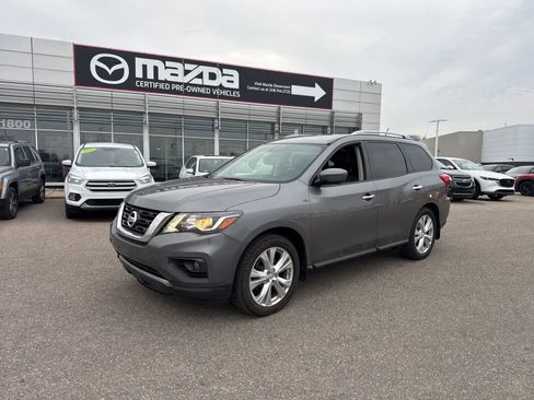Used 2018 Nissan Pathfinder SL w/ SL Premium Package image 1