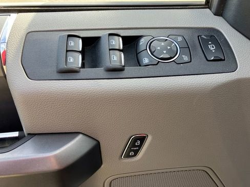 Used 2020 Ford F250 XLT w/ XLT Premium Package image 14