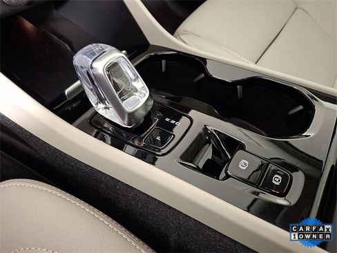 Used 2024 Volvo XC40 B5 Ultimate w/ Protection Package Premier image 17