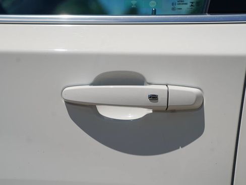 Used 2023 Chevrolet Traverse LS AWD/4WD image 5