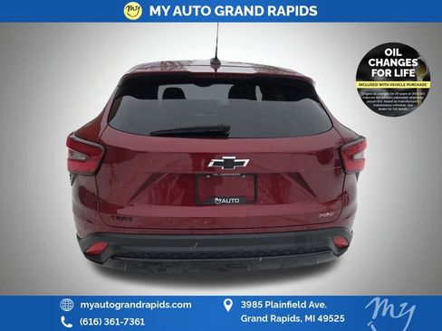 Used 2024 Chevrolet Trax RS image 6