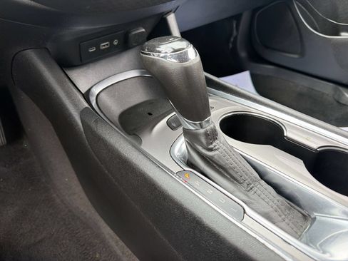 Used 2020 Chevrolet Malibu LT FWD image 34
