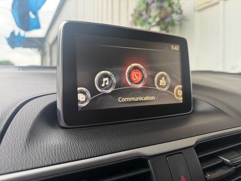 Used 2016 MAZDA MAZDA3 i Sport w/ Preferred Equipment Package FWD image 19
