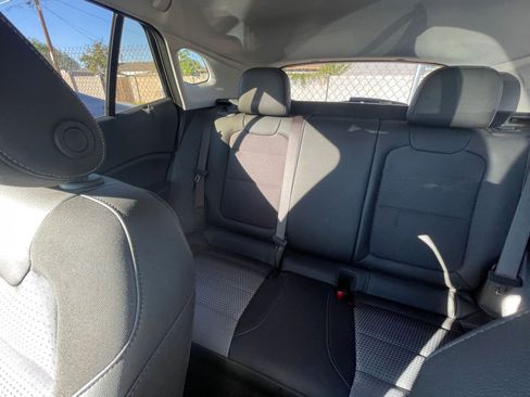 Used 2025 Chevrolet Trax LT image 37