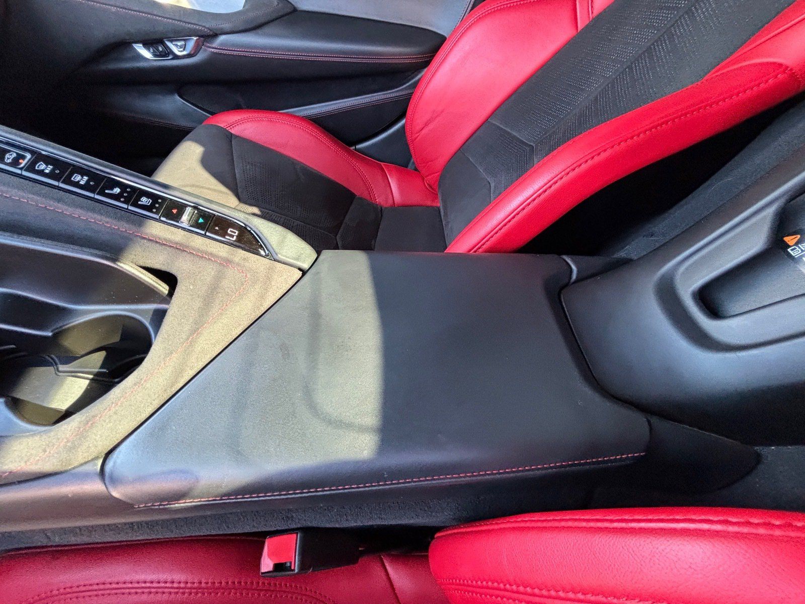 Used 2021 Chevrolet Corvette Stingray Premium Conv w/ Z51 Performance Package RWD image 18