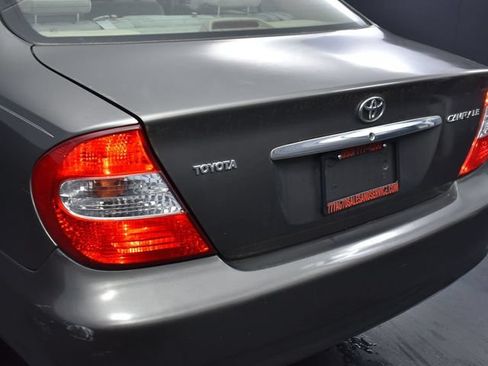 Used 2004 Toyota Camry LE FWD image 17