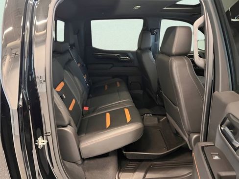 Used 2023 GMC Sierra 1500 AT4 w/ Technology Package AWD/4WD image 11