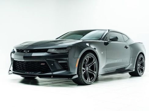 Used 2017 Chevrolet Camaro SS RWD image 8