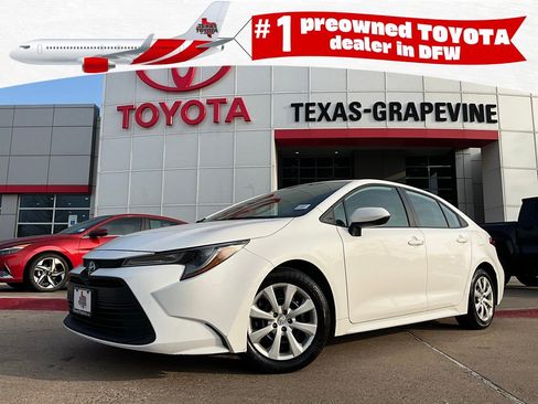 Used 2025 Toyota Corolla LE image 1