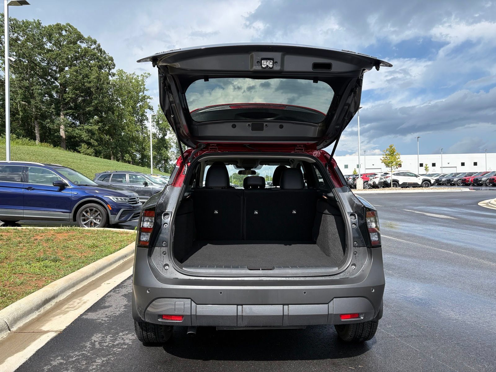 Used 2025 Nissan Kicks SR AWD/4WD image 11