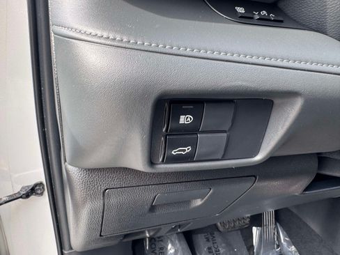 Certified 2020 Toyota Highlander XLE AWD/4WD image 27