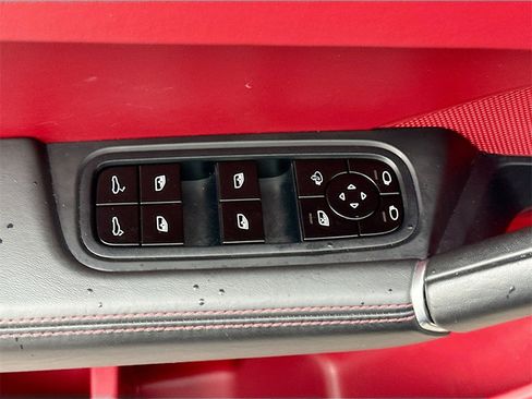 Used 2020 Porsche Cayenne S image 10