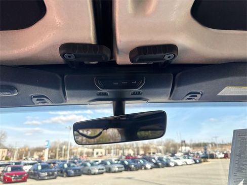 Used 2022 Jeep Gladiator Overland image 22