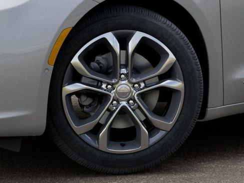 New 2026 Chrysler Pacifica Pinnacle AWD/4WD image 8