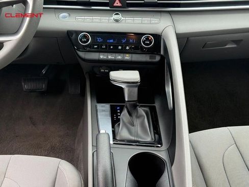 Used 2024 Hyundai Elantra SEL FWD image 16