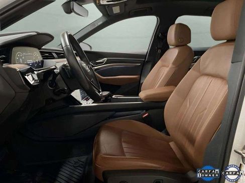 Used 2022 Audi e-tron Premium Plus w/ Premium Plus Package image 18
