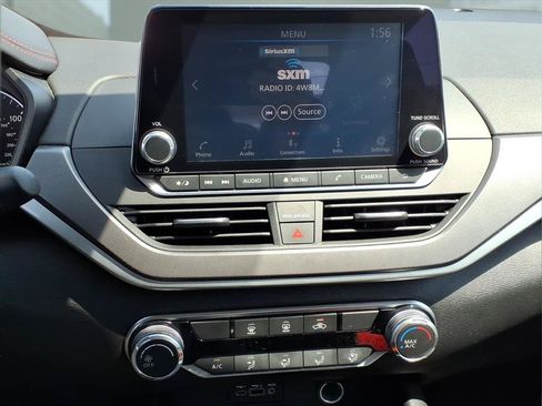 Used 2024 Nissan Altima 2.5 SR FWD image 18