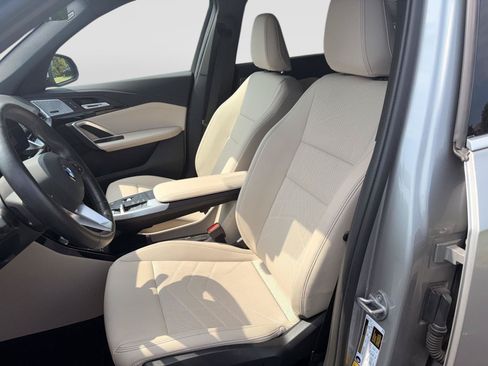 Used 2023 BMW X1 xDrive28i w/ Premium Package AWD/4WD image 5