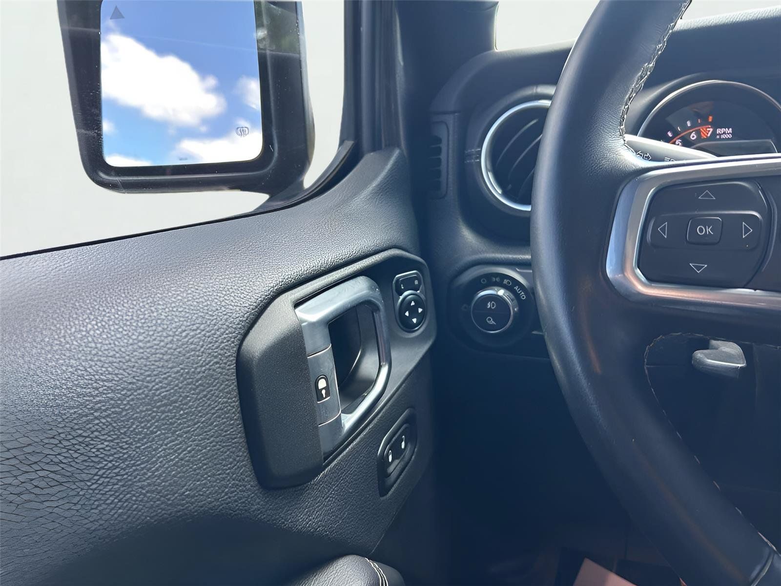 Used 2021 Jeep Gladiator Overland AWD/4WD image 22