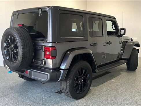 Used 2022 Jeep Wrangler Unlimited Sahara w/ Cold Weather Group image 5