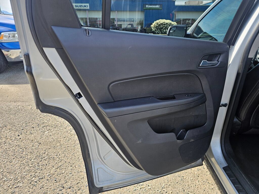 Used 2014 GMC Terrain SLT w/ Safety Package AWD/4WD image 19