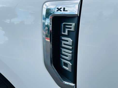 Used 2022 Ford F250 XL w/ Power Equipment Group RWD image 19