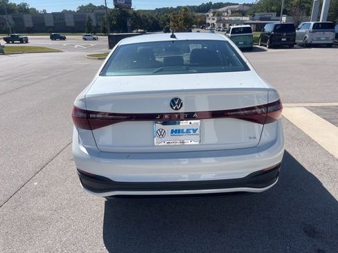 New 2026 Volkswagen Jetta SE FWD image 4