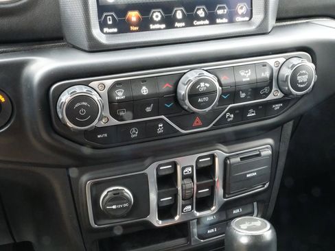 Used 2021 Jeep Wrangler Unlimited Sahara image 22