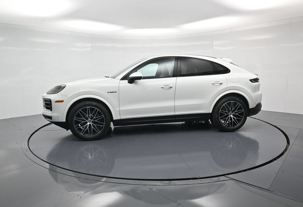 Certified 2026 Porsche Cayenne E-Hybrid Coupe AWD/4WD image 2